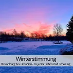 Tinyhousebeidresden Mit Fasssauna Spektakulaeres Winziges Haeuschen Auf Stelzen Im Pferdeteich, Kaminofen, Umlaufende Terrasse - Naehe Saechsische Schweiz - Von Juni - September Mindestmietzeit 1 Woche Sa-sa Großharthau