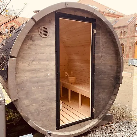 Holiday home Tinyhousebeidresden 2 Im Teich - Naehe Saechsische Schweiz, Dresden, Mit Badeteich & Fasssauna *