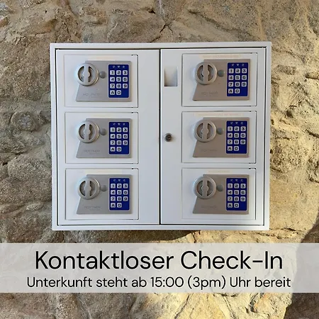Semesterbostad Spektakulaeres Tiny House Im Teich Mit Terrasse Und Kamin - Juli - August Mindestmietzeit 1 Woche Sa-Sa Großharthau